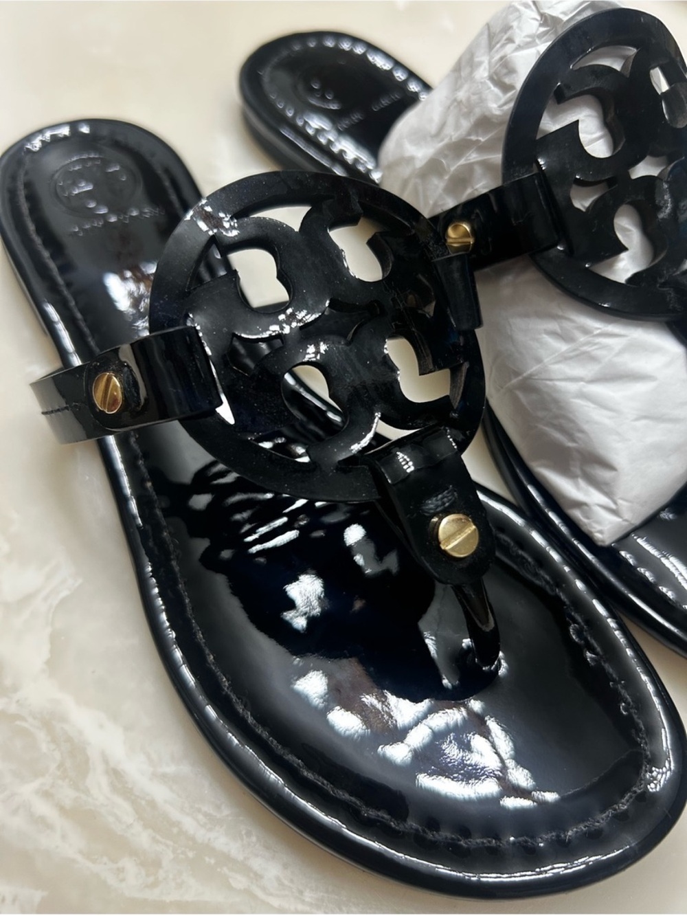 Tory Burch Black Patent Logo Thong Sandals - Women - Picture 4 of 12